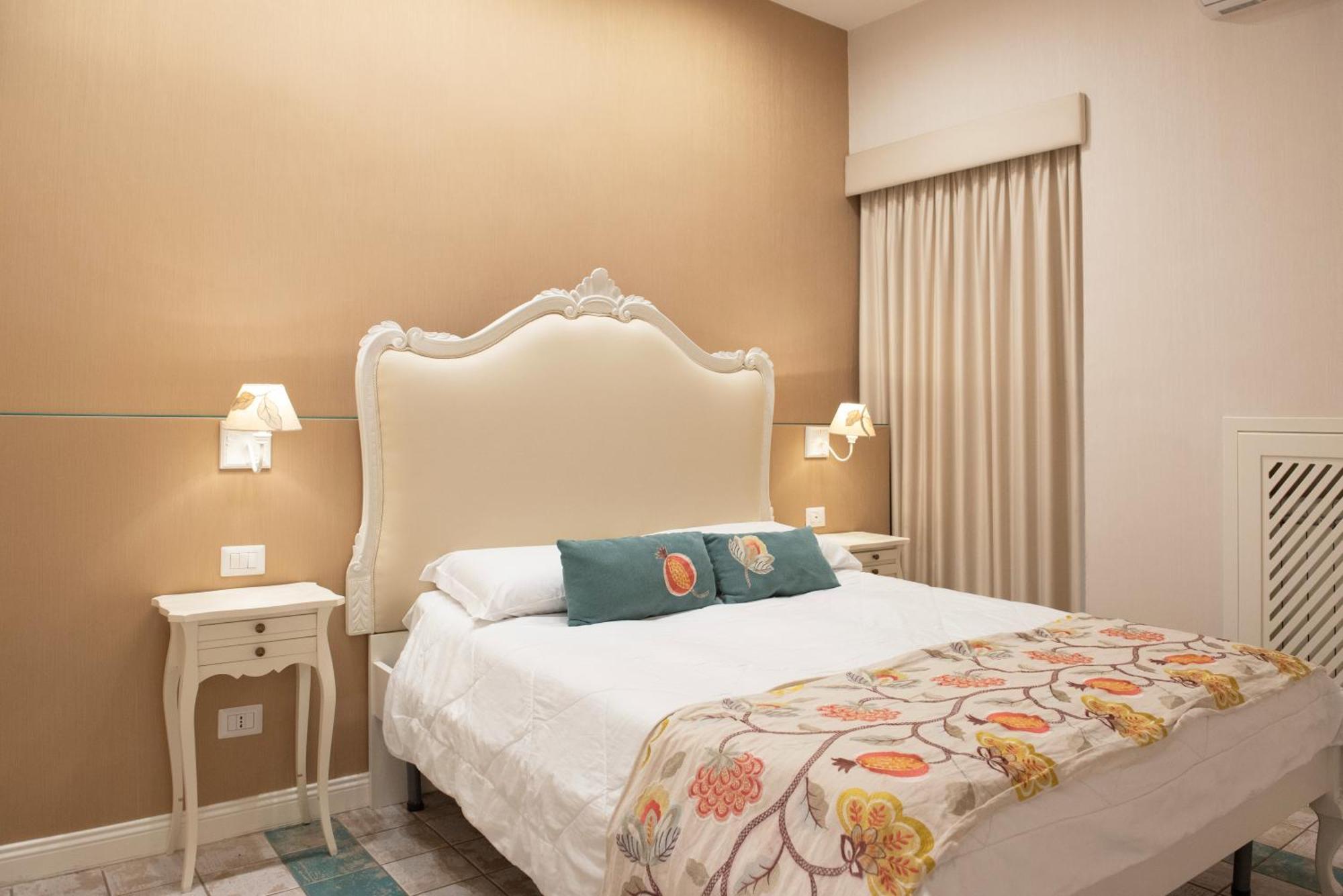 Certosa Suite Наполи Екстериор снимка
