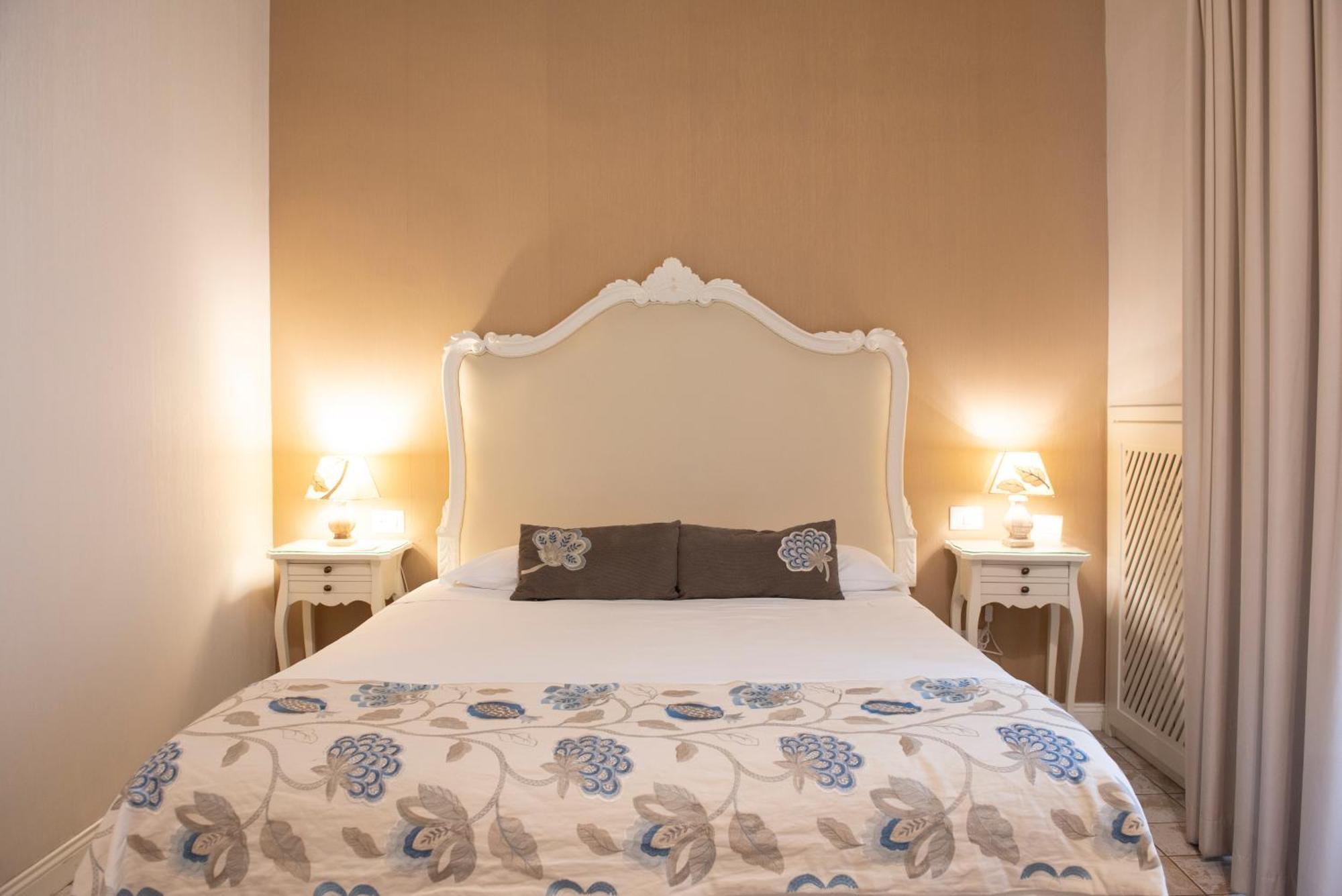 Certosa Suite Наполи Екстериор снимка