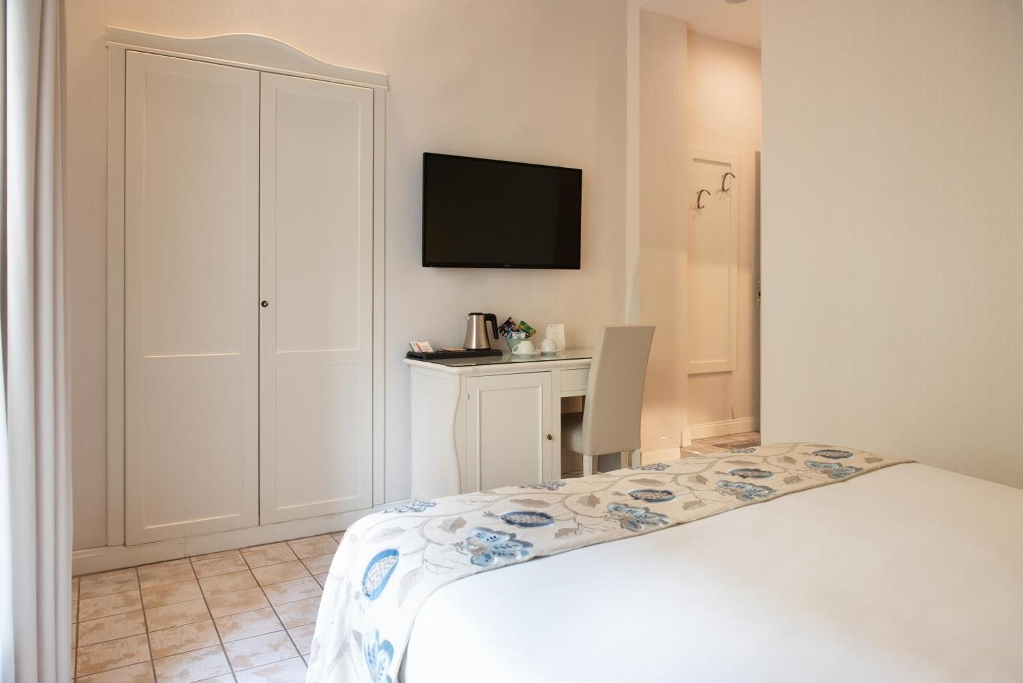 Certosa Suite Наполи Екстериор снимка