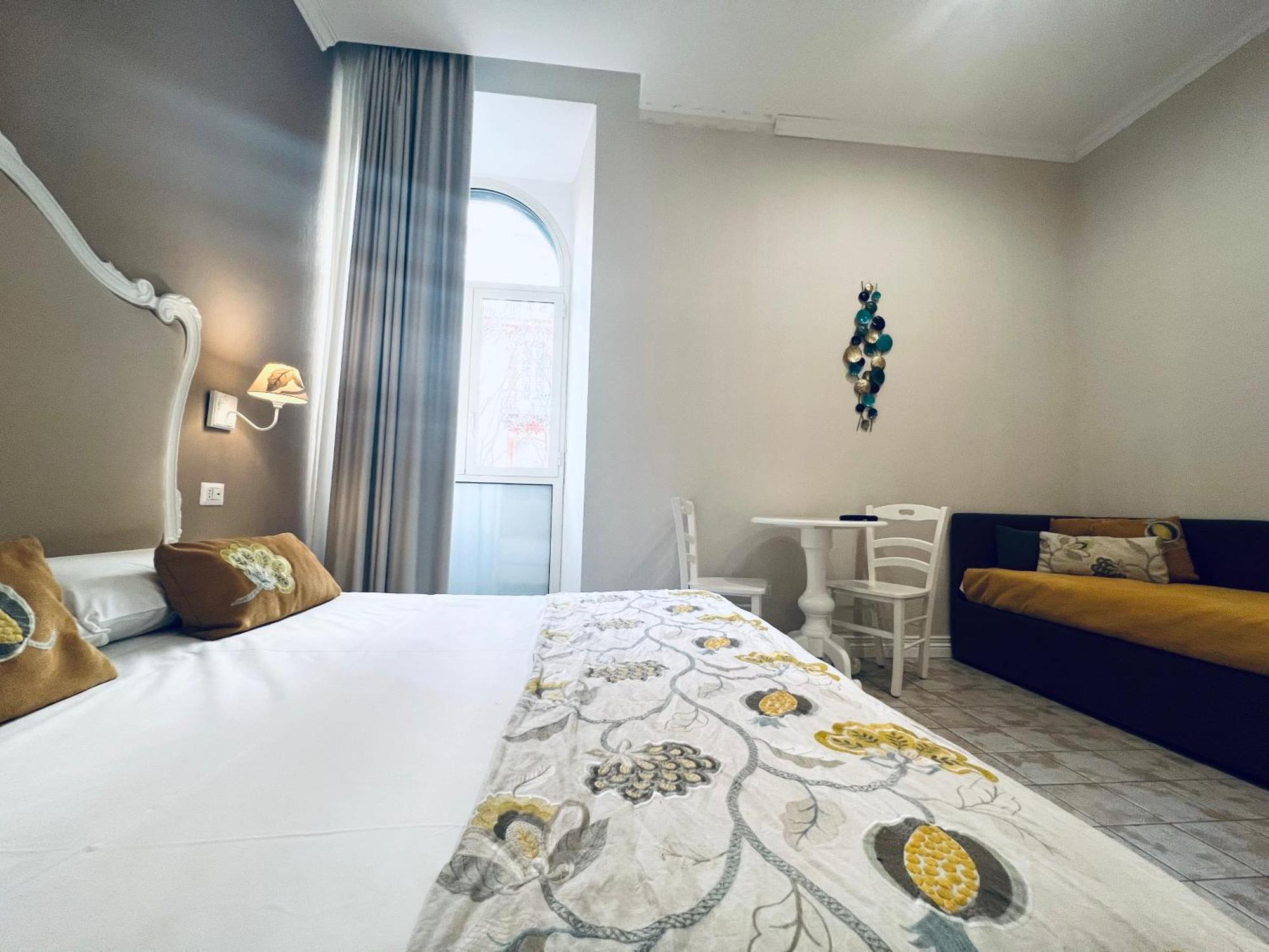 Certosa Suite Наполи Екстериор снимка