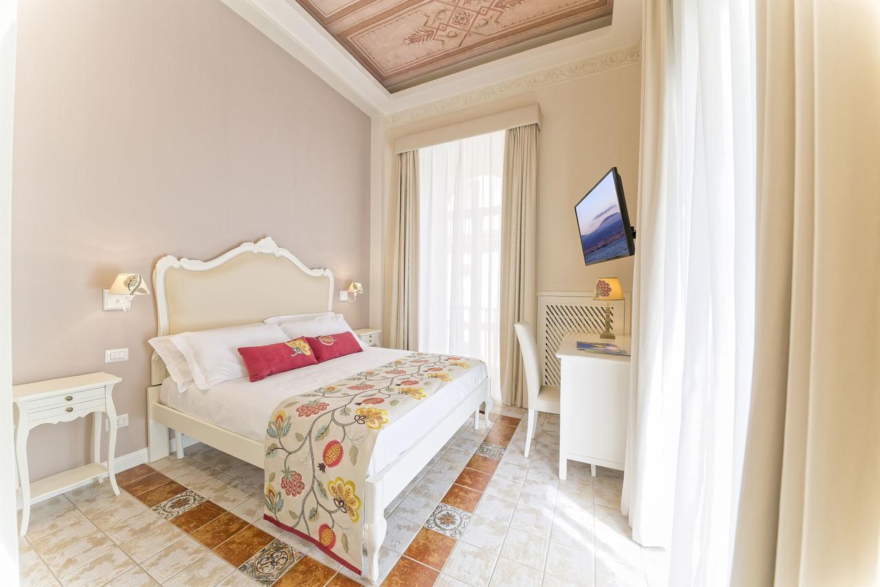 Certosa Suite Наполи Екстериор снимка